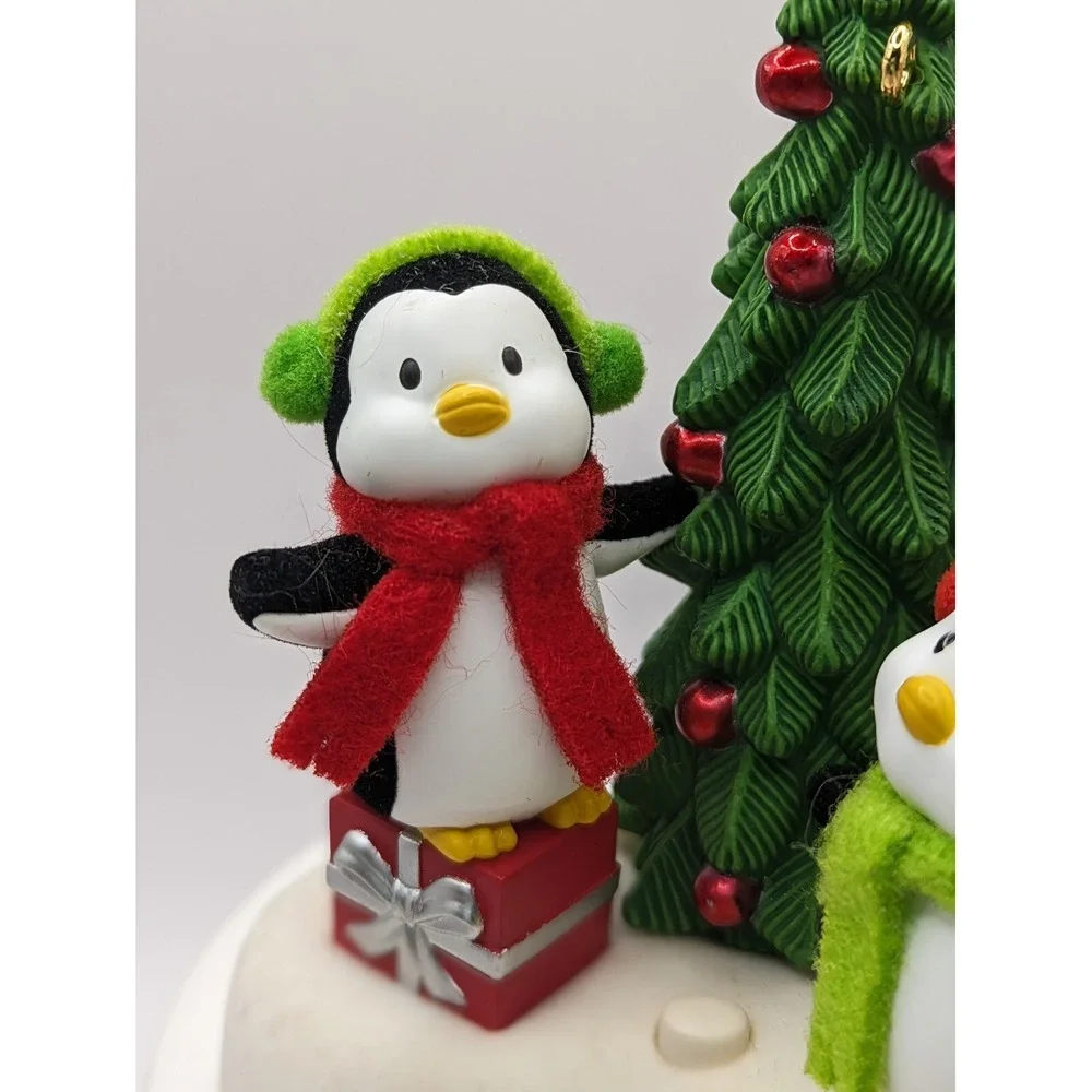 Hallmark 2007 Very Merry Trio‎ Magic Sound Ornament Penguins Snowman Flocked